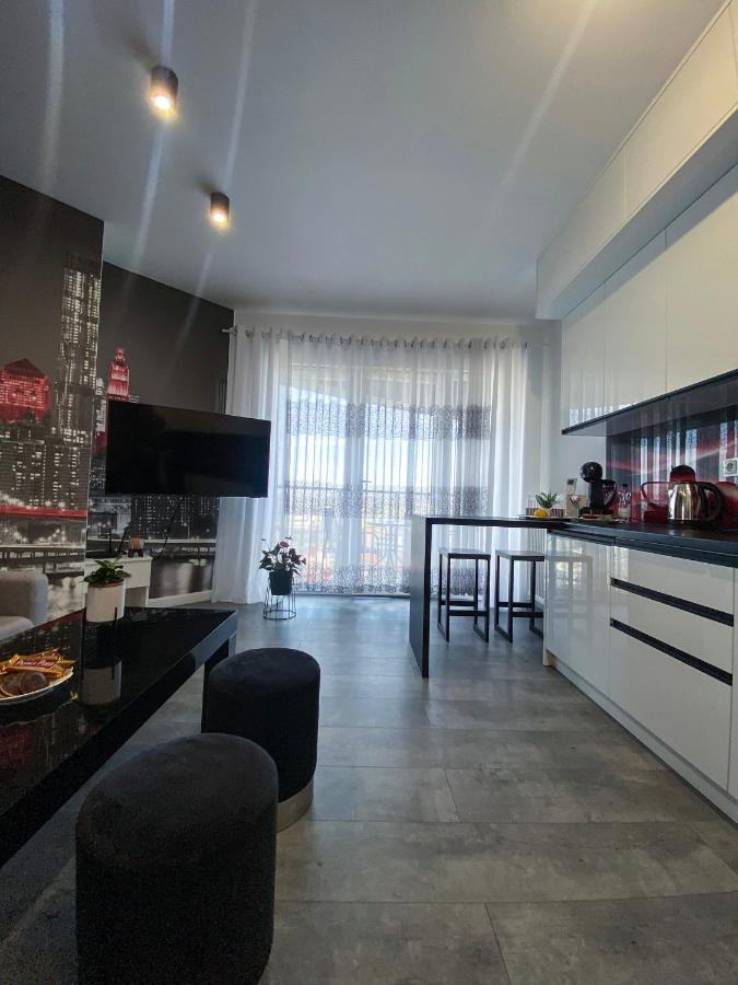Manhattan Center Apartment